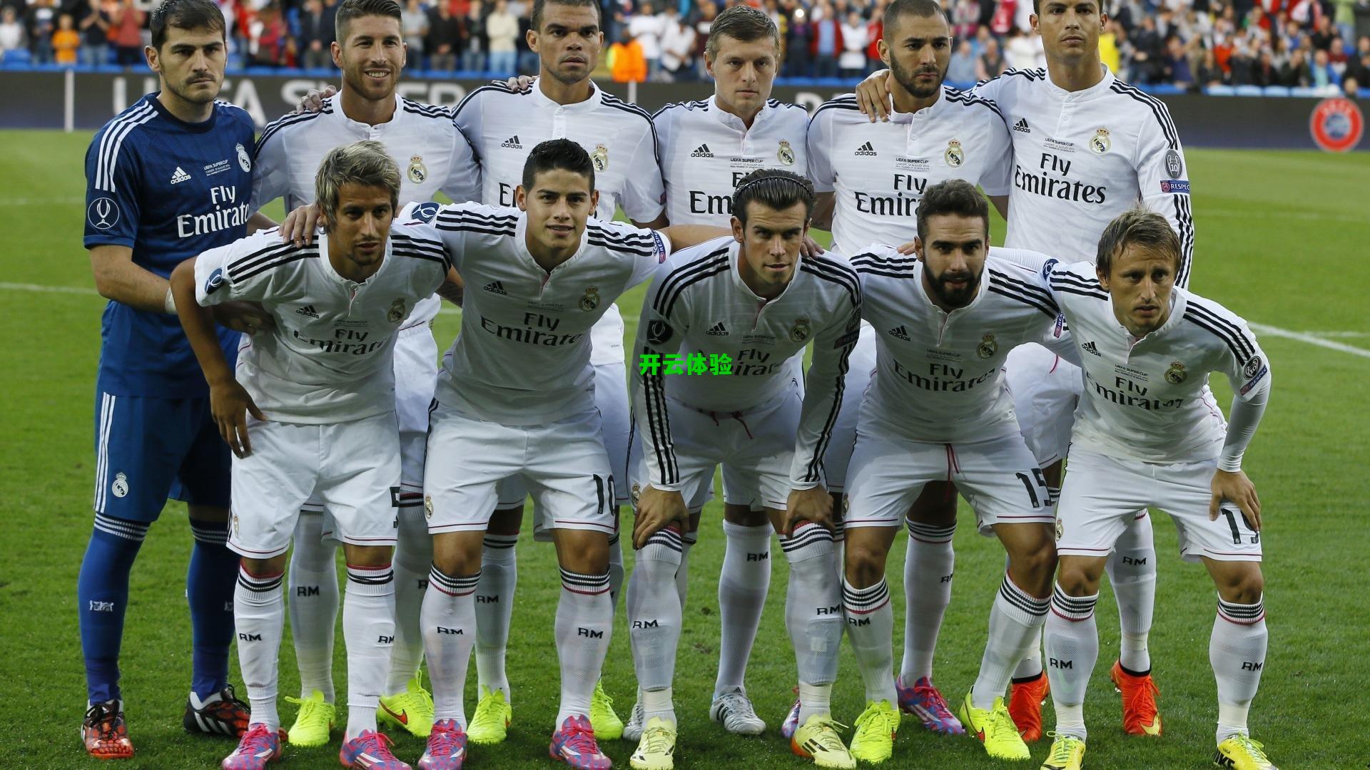 艾维撤步跳投诠释还是很强！活塞三节破百掀起青春风暴